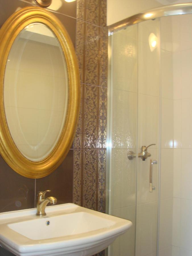 Dworek Pod Roza Homestay *