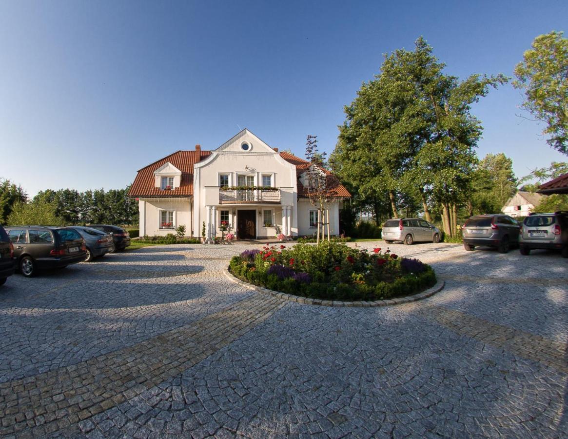 Dworek Pod Roza Homestay *
