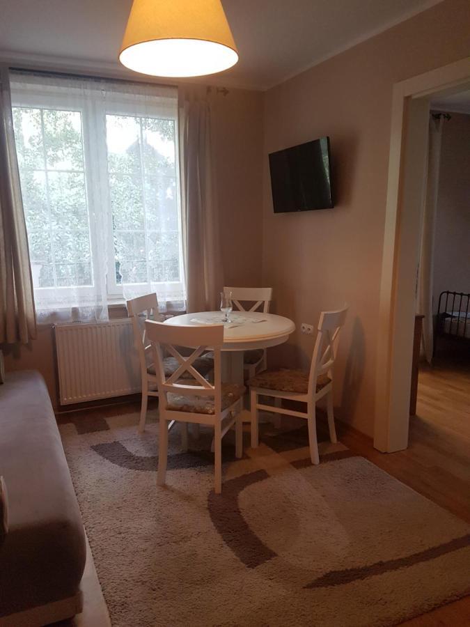 Dworek Pod Roza Homestay *
